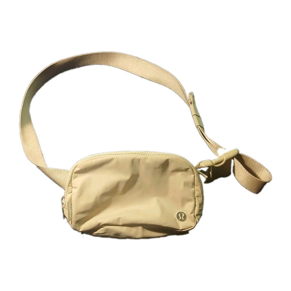LuluLemon Everywhere Belt Bag 1L Beige Tan Adjustable Shoulder Strap Yoga Gym
